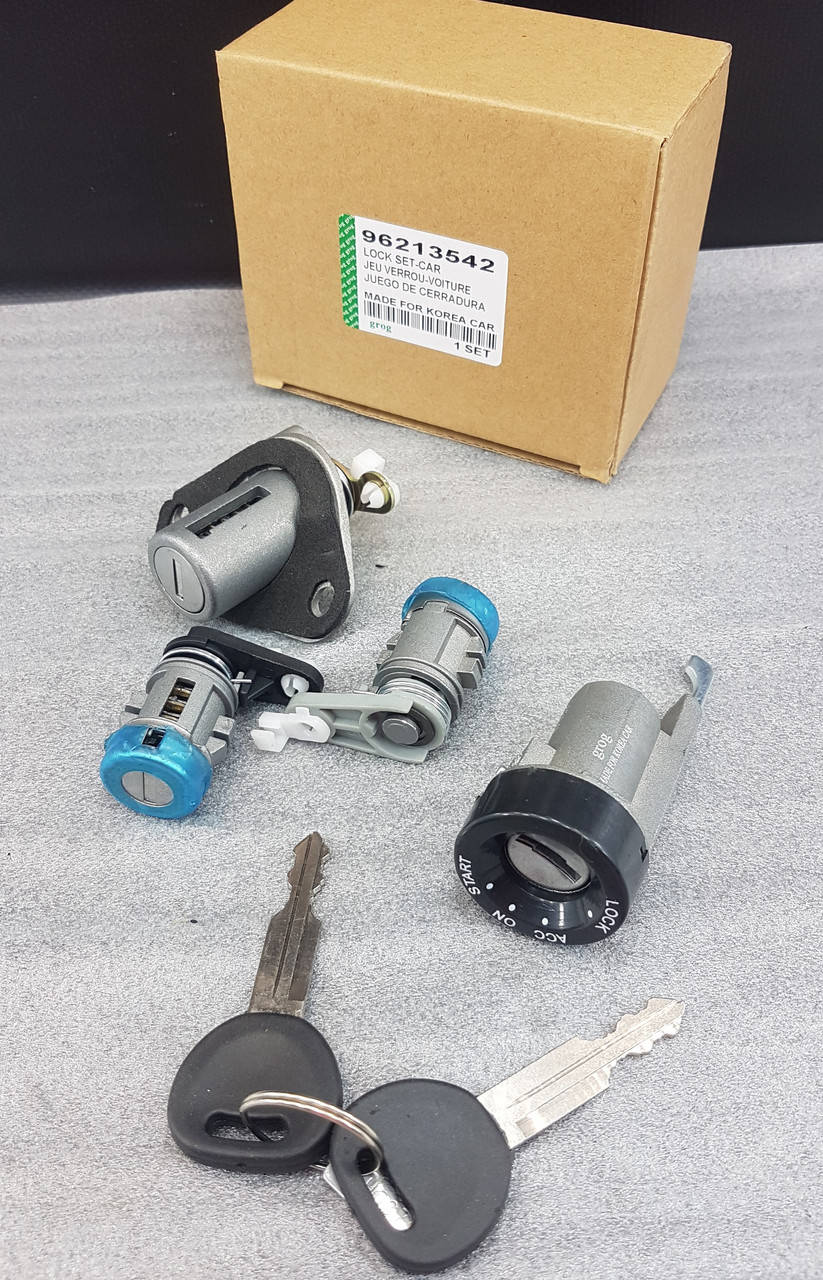 Комплект личинок замков+з/зажигания+з/багажника (без иммобилайзера) Ланос SHIN KUM Корея
Комплект личинок замков+з/зажигания+з/багажника (без иммобилайзера) Ланос SHIN KUM Корея