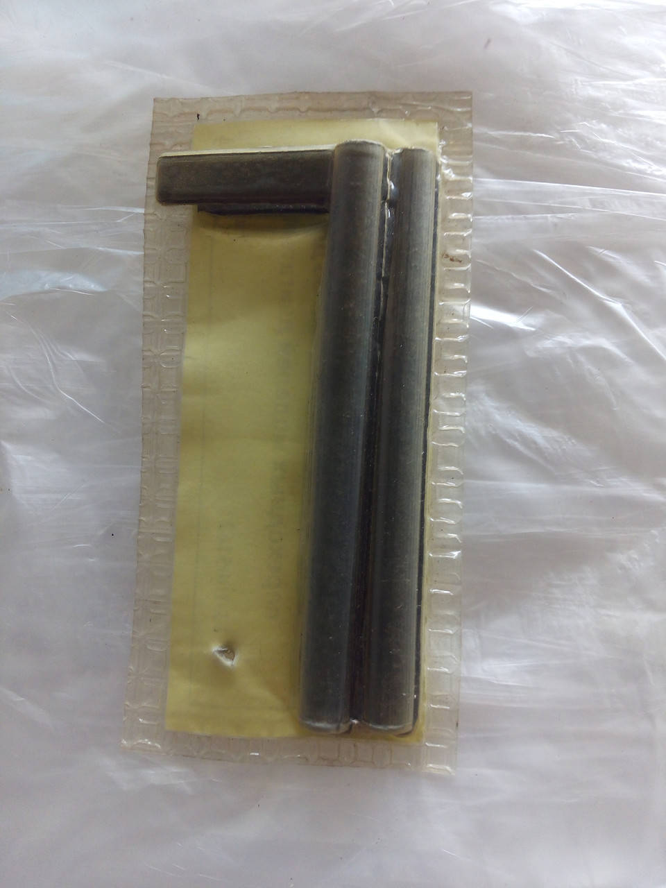 Флажки (прокладка держателя сальника) Волга, ГАЗ 53 (компл.2шт)
Флажки (прокладка держателя сальника) Волга, ГАЗ 53 (компл.2шт)