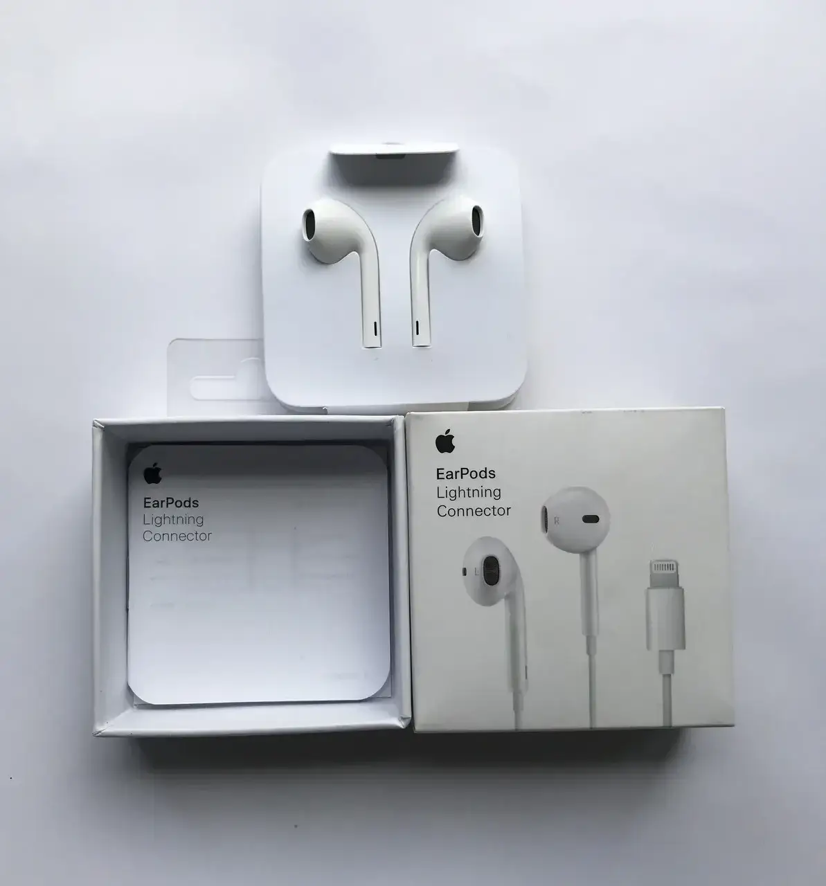 Оригинальные наушники Apple EarPods для iPhone 5/5s/SE/6s/6Plus/7/7Plus/8/X с разъёмом Lightning with Mic, Белый
Оригинальные наушники Apple EarPods для iPhone 5/5s/SE/6s/6Plus/7/7Plus/8/X с разъёмом Lightning with Mic, Белый