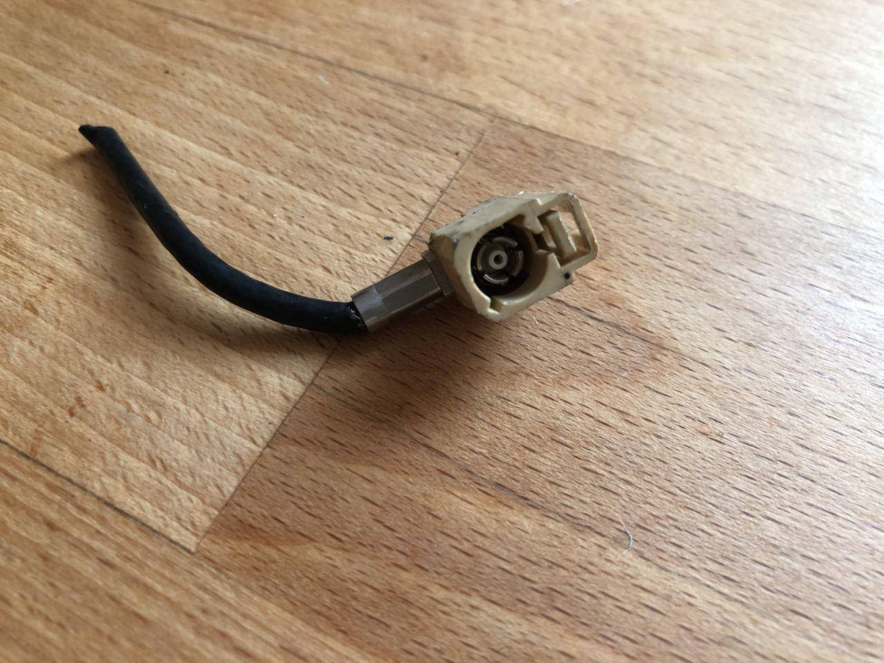 Проводка антены штекер разьем фишка RT59Z066-000 VAG VW Passat B6 Audi Skoda Seat шрот б\у запчасти
Проводка антены штекер разьем фишка RT59Z066-000 VAG VW Passat B6 Audi Skoda Seat шрот б\у запчасти