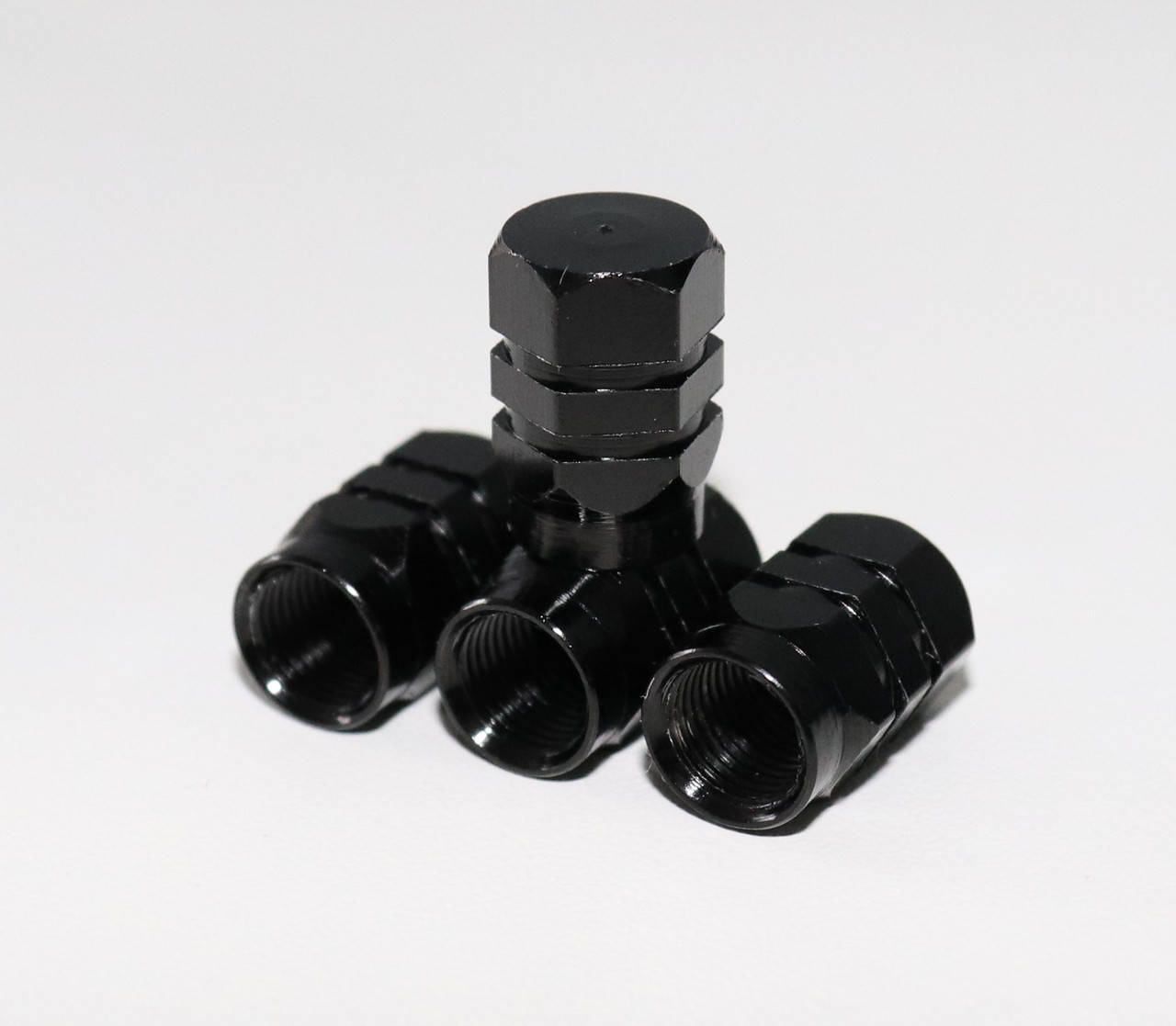 Колпачки на ниппель Black metal 4 шт Черный KS08102
Колпачки на ниппель Black metal 4 шт Черный KS08102