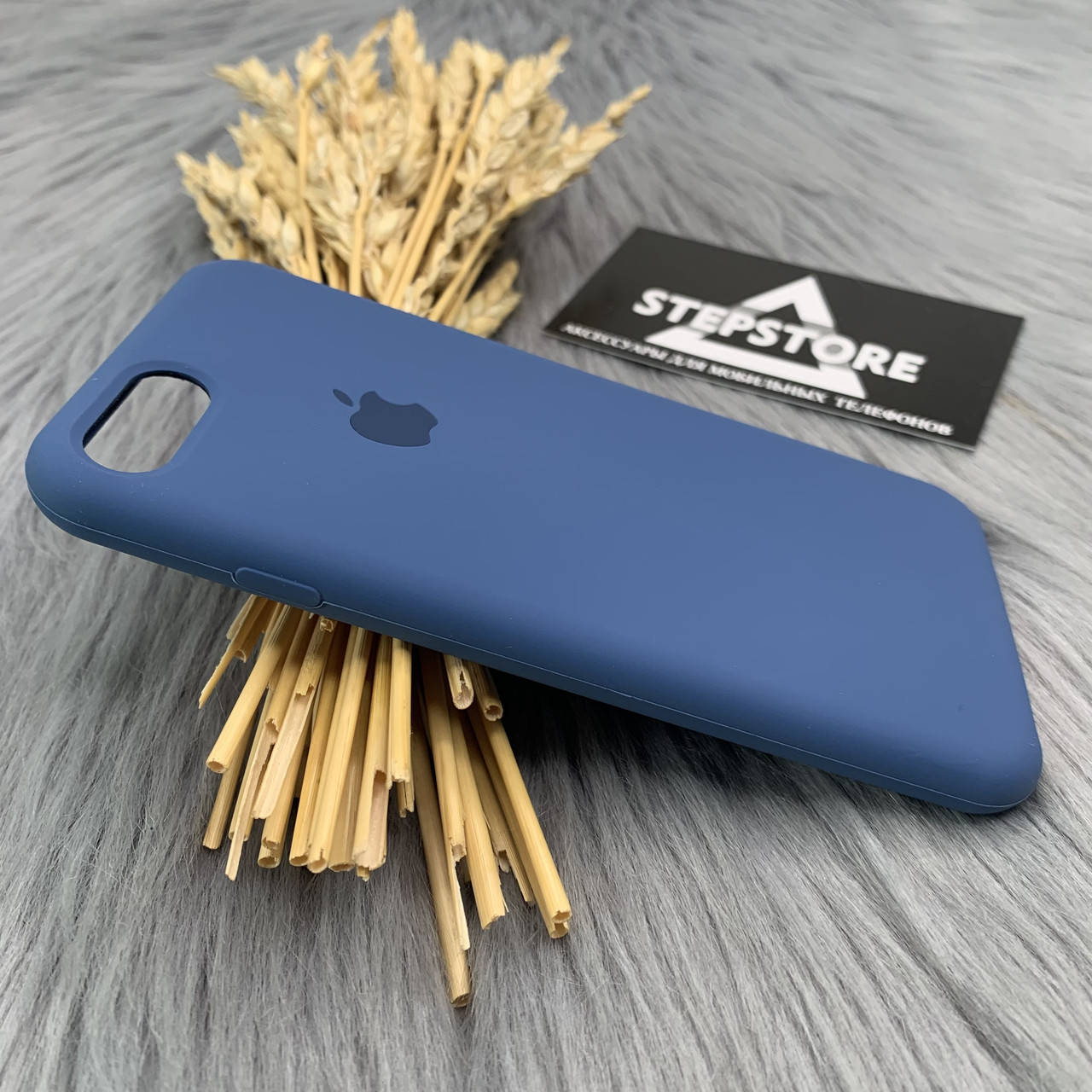 Чехол Silicone Case для iPhone 7 / 8 / SE 2 / 3 с микрофиброй открытым низом противоударный серый cocoa 4. Синий (Ocean Blue)
Чехол Silicone Case для iPhone 7 / 8 / SE 2 / 3 с микрофиброй открытым низом противоударный серый cocoa 4. Синий (Ocean Blue)