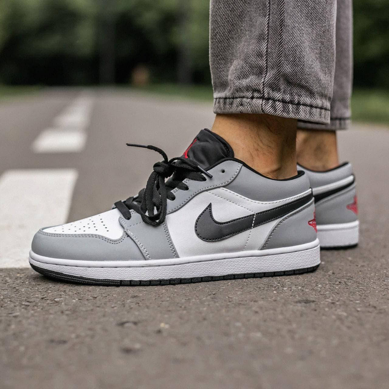 Air Jordan Retro 1 Low серые женские демисезонные кроссовки. Осень/весна женские кожаные кроссовки на шнурках., Серый
Air Jordan Retro 1 Low серые женские демисезонные кроссовки. Осень/весна женские кожаные кроссовки на шнурках., Серый