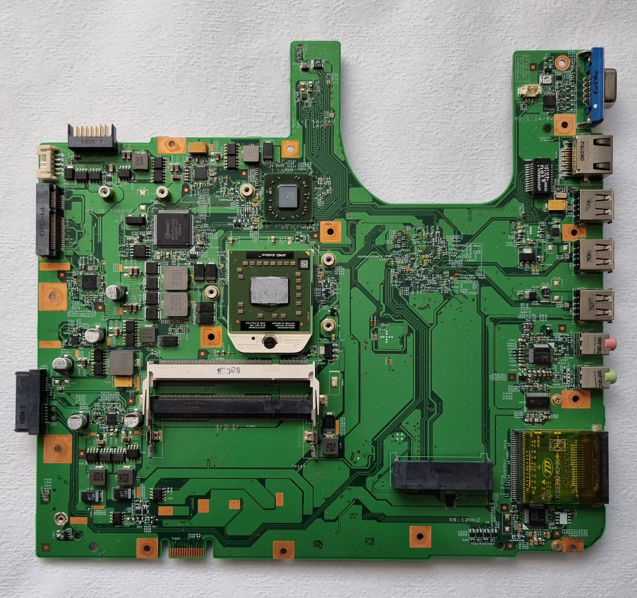 Материнская плата Acer Aspire 5535 5235 / MS2254 / CP2A MB 48.4K901.011 / AMD Athlon QL-65
Материнская плата Acer Aspire 5535 5235 / MS2254 / CP2A MB 48.4K901.011 / AMD Athlon QL-65