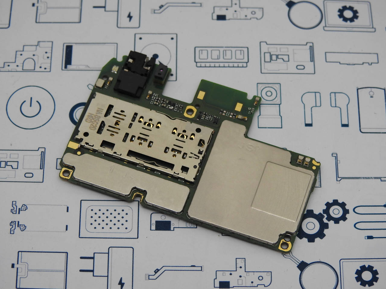Материнская плата Huawei Y6 2018 ATU-L21 2/16Gb оригинал с разборки (100% рабочая)
Материнская плата Huawei Y6 2018 ATU-L21 2/16Gb оригинал с разборки (100% рабочая)