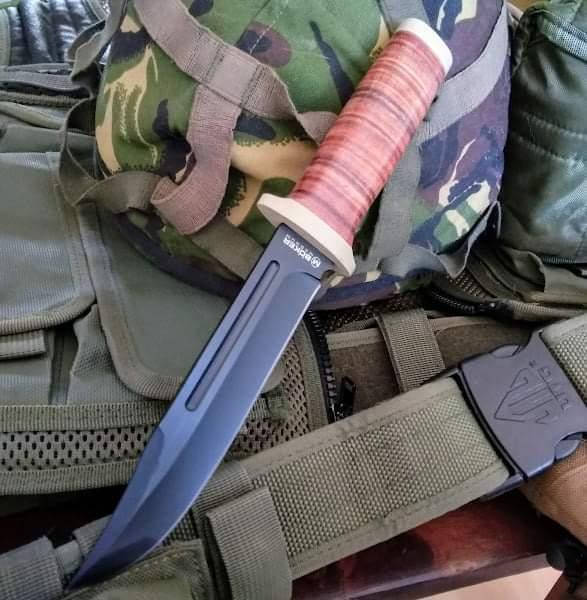 Нож тактический армейский Boker Magnum Ranger Field Bowie. Нож морских котиков США.Сделан в Германии.
Нож тактический армейский Boker Magnum Ranger Field Bowie. Нож морских котиков США.Сделан в Германии.