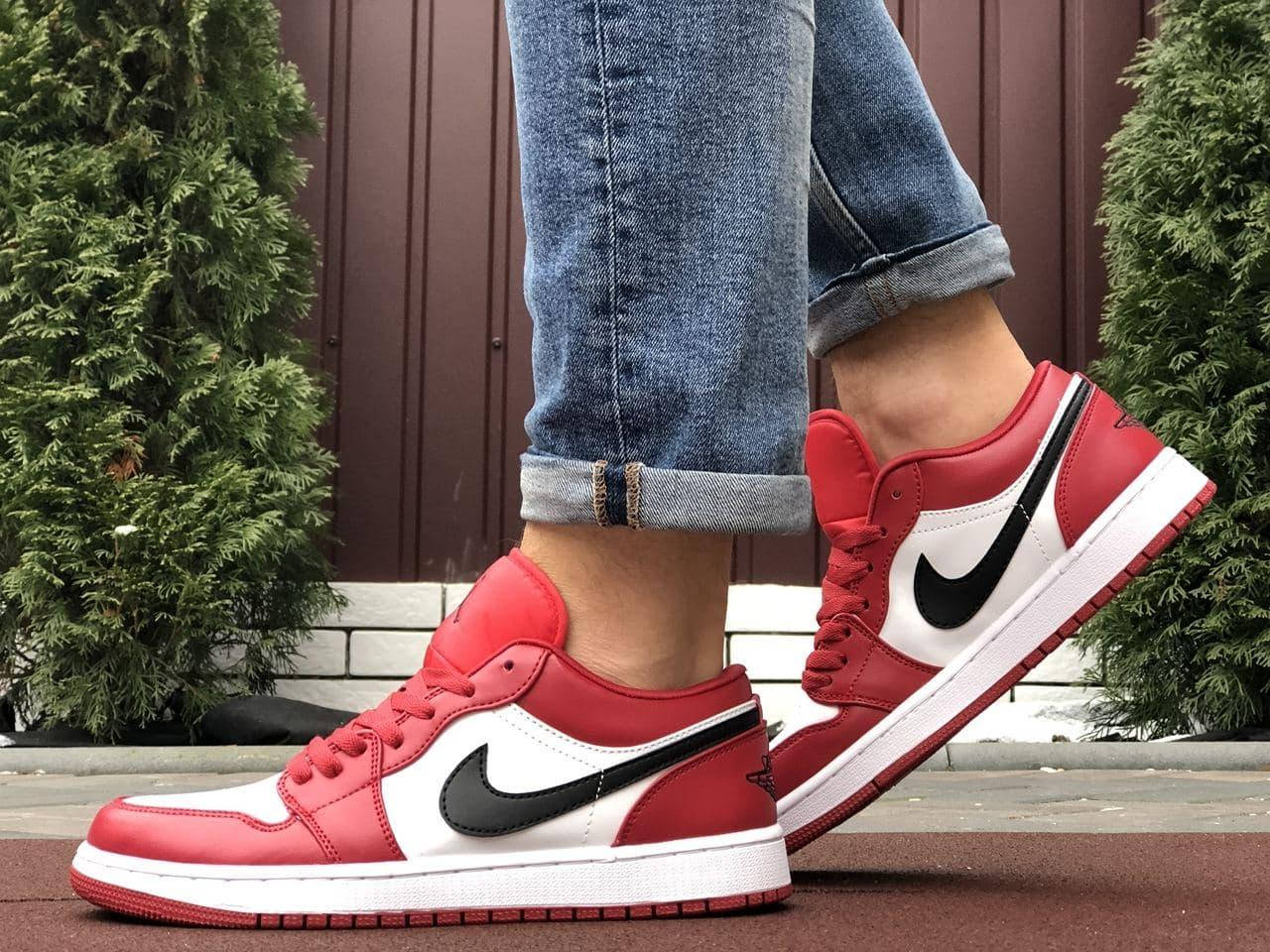 Мужские кроссовки Nike Air Jordan 1 Low красные с белым , найк айр джордан лов, Красный
Мужские кроссовки Nike Air Jordan 1 Low красные с белым , найк айр джордан лов, Красный