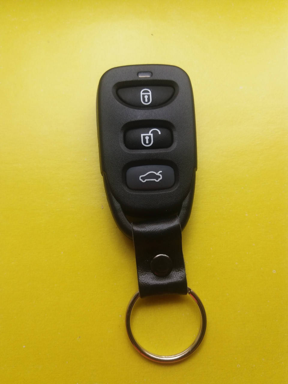 Корпус автоключа KIA Forte, Carens, Cerato (КИА (KIA) Форте, Каренс, Черато (Церато)) 3 кнопки + 1 (panic)
Корпус автоключа KIA Forte, Carens, Cerato (КИА (KIA) Форте, Каренс, Черато (Церато)) 3 кнопки + 1 (panic)