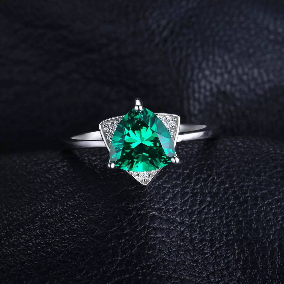 Серебряное кольцо - изумруд /ювелирный двор/ 100%КАЧЕСТВО!
Серебряное кольцо - изумруд /ювелирный двор/ 100%КАЧЕСТВО!