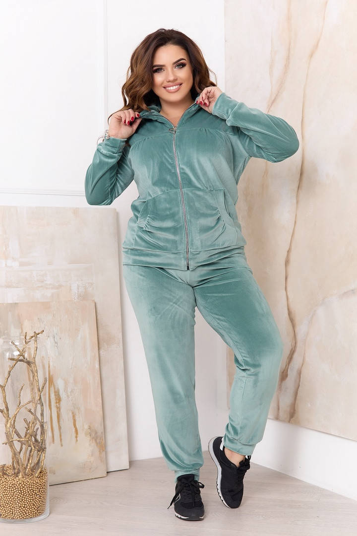 Р. 52-70 Женский велюровый спортивный костюм больших размеров с кофтой на змейке, Ментоловый
Р. 52-70 Женский велюровый спортивный костюм больших размеров с кофтой на змейке, Ментоловый