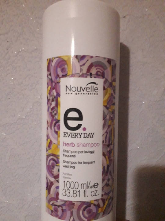 Шампунь для ежедневного мытья волос на травах (без дозатора) Nouvelle Herb Shampoo 1000 мл
Шампунь для ежедневного мытья волос на травах (без дозатора) Nouvelle Herb Shampoo 1000 мл