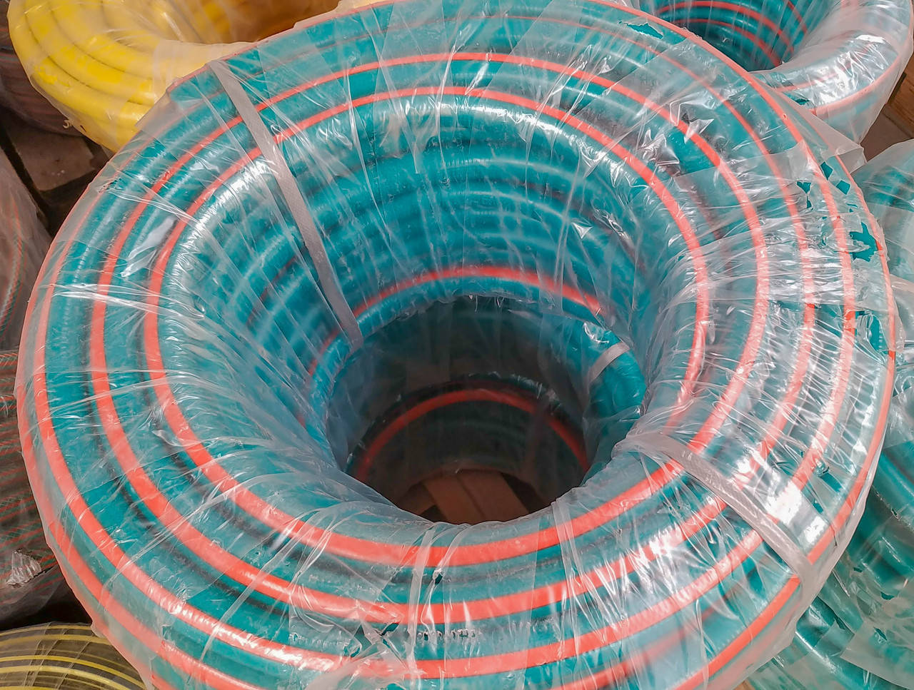 Прочнейший шланг для полива из ПВХ Rudes 5 LAKE 1" (18 метров) 8 Атм
Прочнейший шланг для полива из ПВХ Rudes 5 LAKE 1" (18 метров) 8 Атм