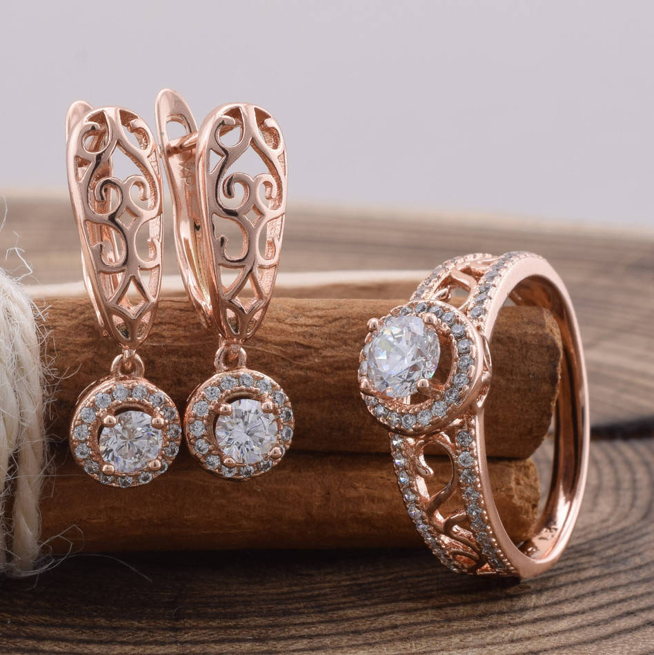 Набор Xuping 90466 кольцо + серьги 23х6 мм белые фианиты позолота РО размер 20
Набор Xuping 90466 кольцо + серьги 23х6 мм белые фианиты позолота РО размер 20