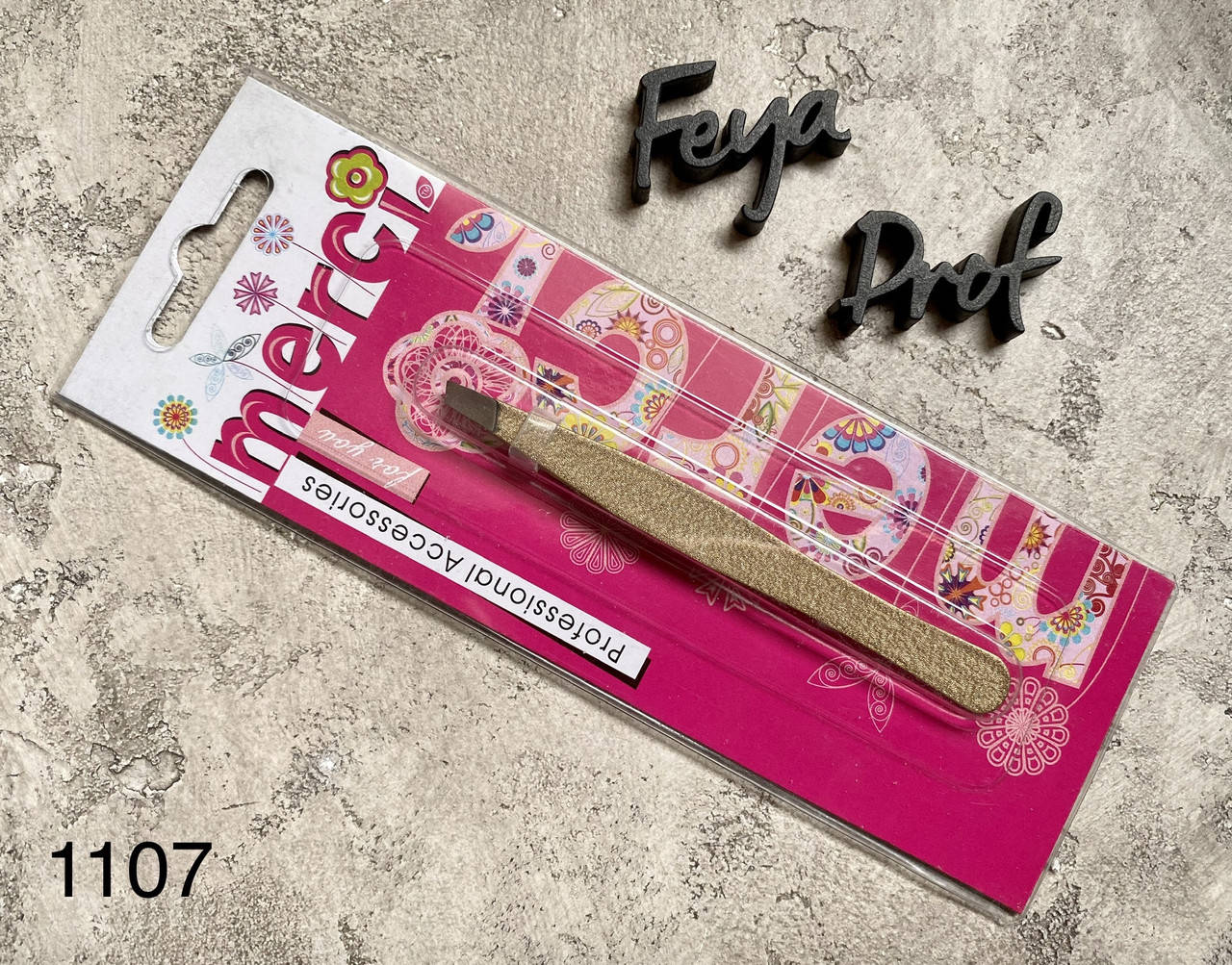 Пинцет для бровей Merci 1107
Пинцет для бровей Merci 1107