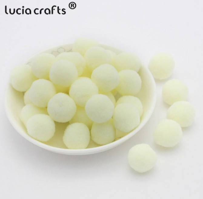 Помпончики 2 см люкс, кремовые (20 шт)
Помпончики 2 см люкс, кремовые (20 шт)