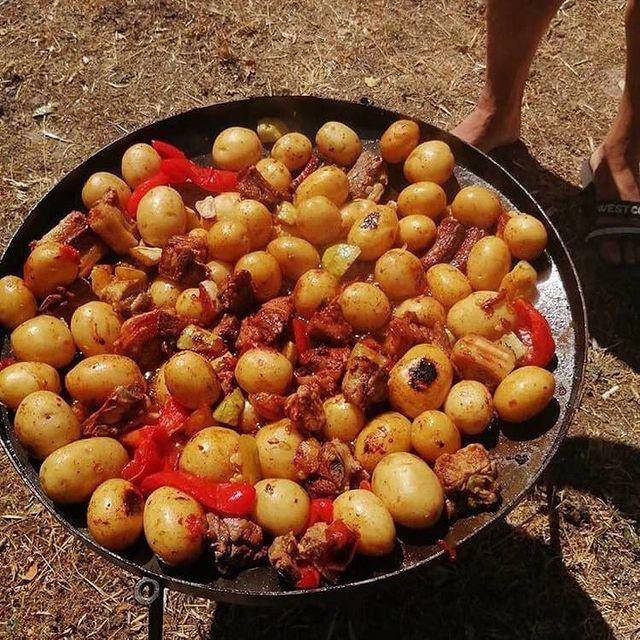 Большая сковорода из диска бороны с крышкой и чехлом для костра туристическая ,сковорода мангал дисковая 50 см, Черный
Большая сковорода из диска бороны с крышкой и чехлом для костра туристическая ,сковорода мангал дисковая 50 см, Черный
