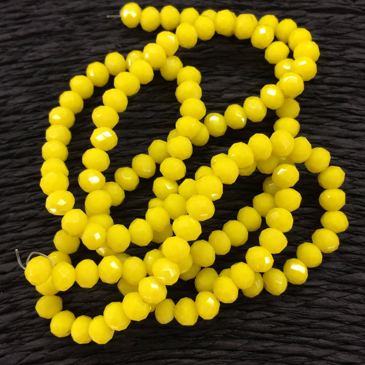 Бусины на нитке Стекло рондель d=4мм цвет желтый матовый (~140 бусин на нитке) 
Бусины на нитке Стекло рондель d=4мм цвет желтый матовый (~140 бусин на нитке)