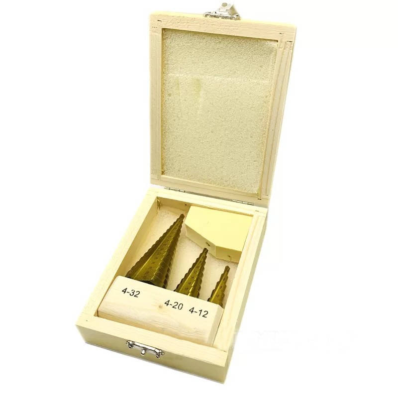 Набор сверл ступенчатых 3 шт (4-12мм, 4-20мм, 4-32мм) HSS TIN, деревянная коробка (IS)
Набор сверл ступенчатых 3 шт (4-12мм, 4-20мм, 4-32мм) HSS TIN, деревянная коробка (IS)