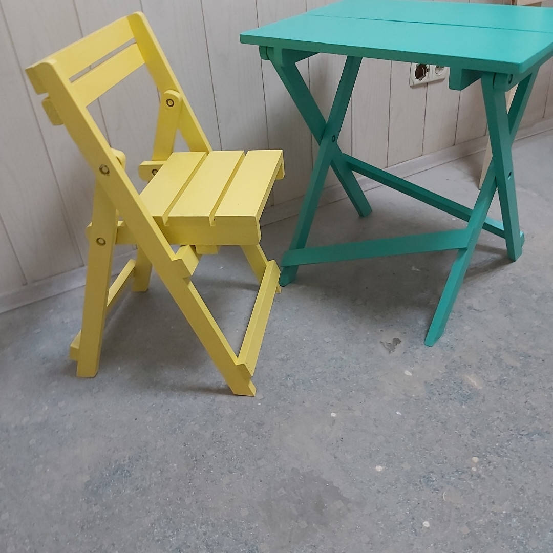 Детский деревянный стол и стул
Детский деревянный стол и стул