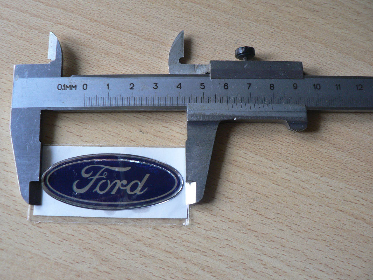 Наклейка S надпись овал Ford 60х24х1.2мм cиликоновая на клеевом слое жесткая эмблема с ободком на авто Форд
Наклейка S надпись овал Ford 60х24х1.2мм cиликоновая на клеевом слое жесткая эмблема с ободком на авто Форд