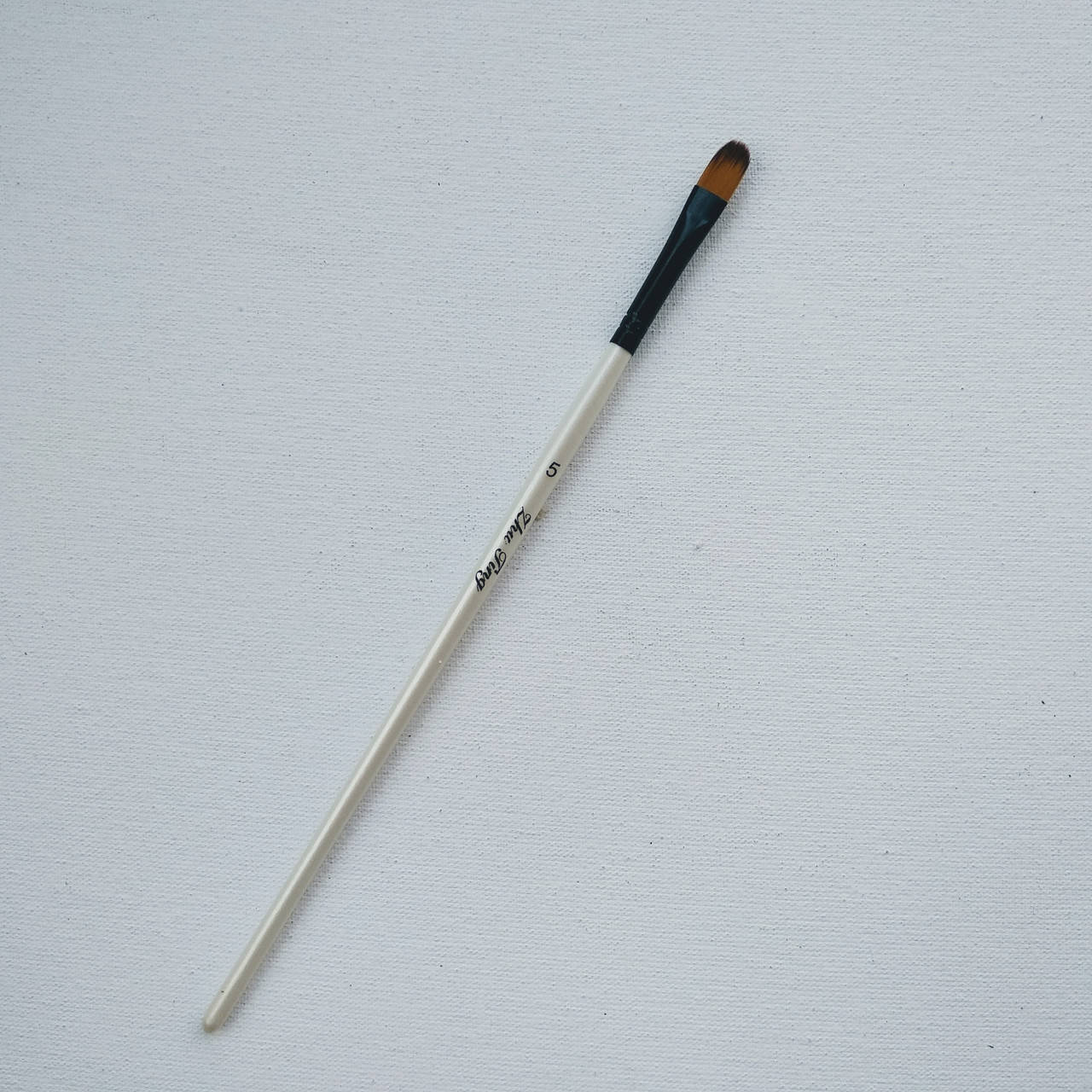 Пензель з нейлону Zhu Ting WHITE, коротка ручка, ОВАЛЬНА №5