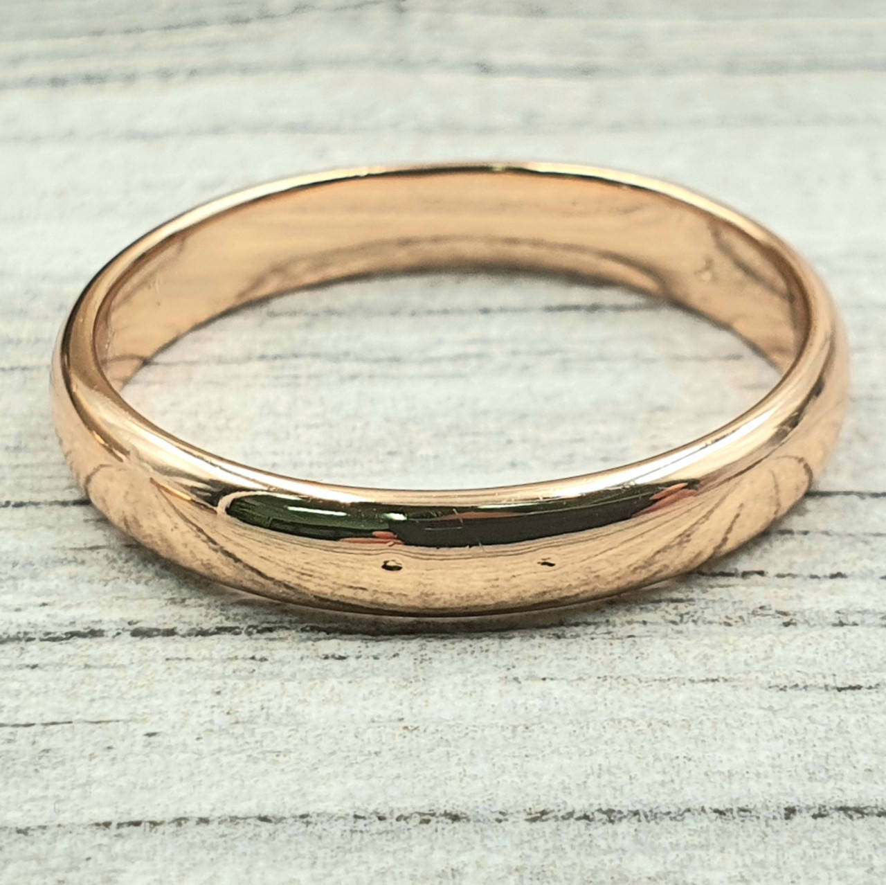 Кольцо обручальное 13635расп вмятинки точки размер 23 ширина 4 мм позолота 18К
Кольцо обручальное 13635расп вмятинки точки размер 23 ширина 4 мм позолота 18К