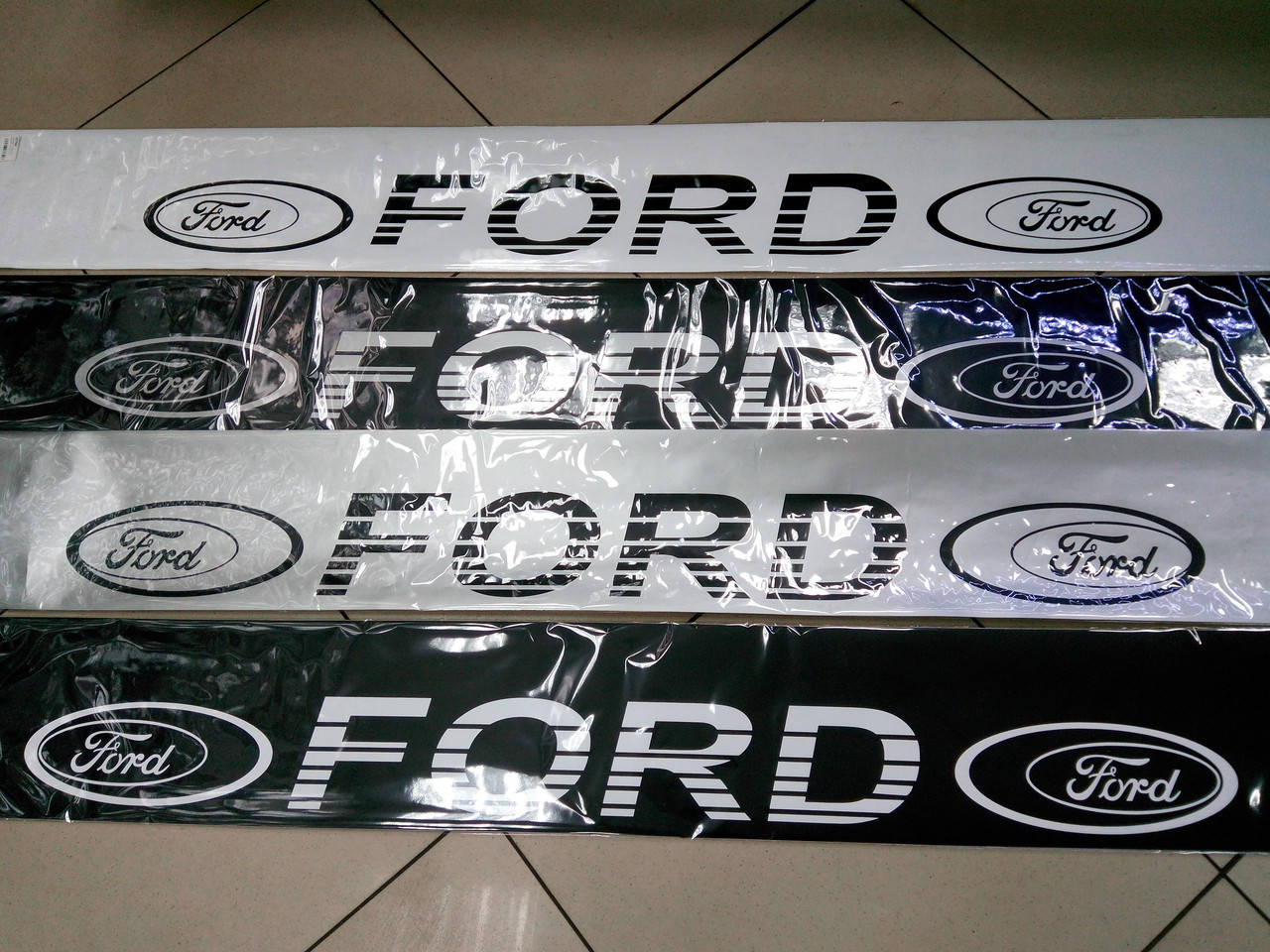 Виниловые наклейки на лобовое стекло FORD 135х17 см
Виниловые наклейки на лобовое стекло FORD 135х17 см