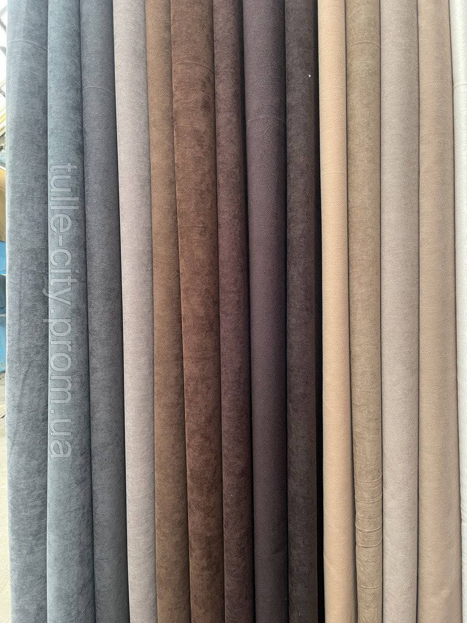 Шторы микровелюр, портьерная ткань на отрез Однотонні штори мікровелюр Diamond
Шторы микровелюр, портьерная ткань на отрез Однотонні штори мікровелюр Diamond