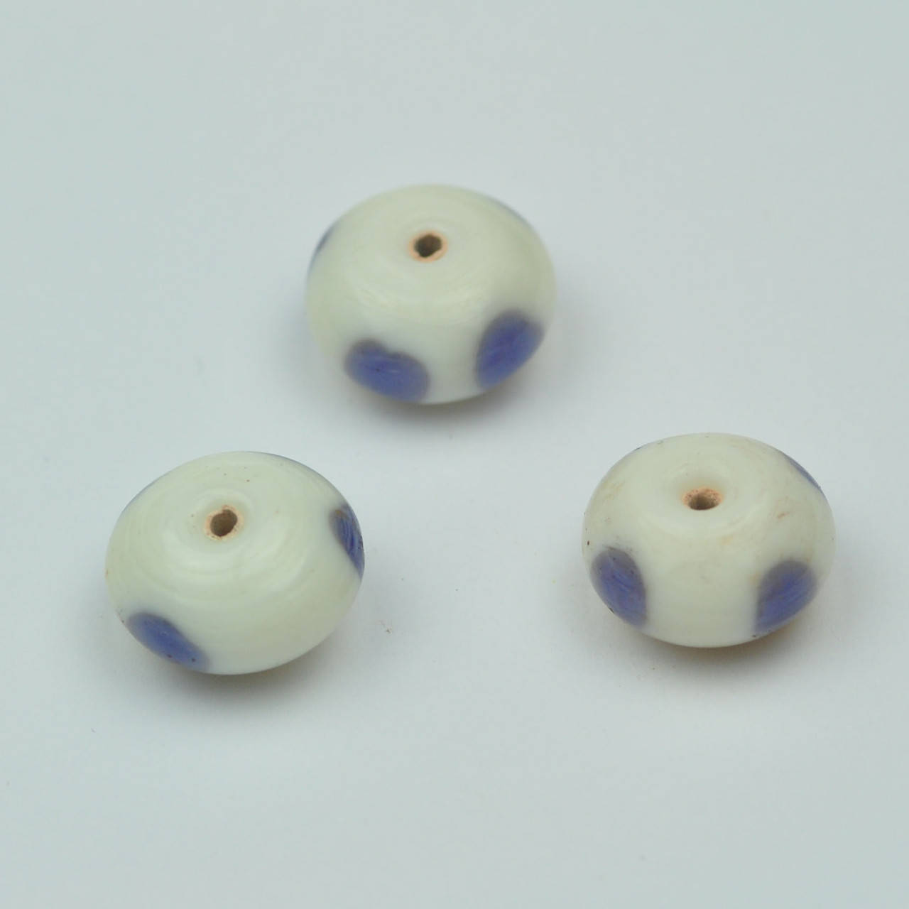 Скляна намистинка рондель 14 мм. Біла
Скляна намистинка рондель 14 мм. Біла