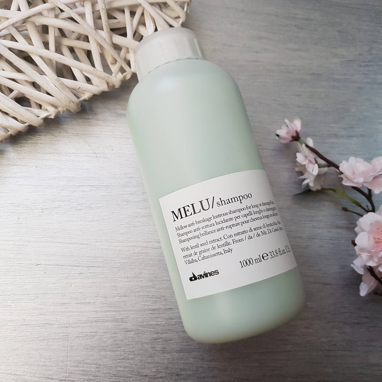 Шампунь Мелу для предотвращения ломкости Davines Essential Haircare New Melu Shampoo 1000ml
Шампунь Мелу для предотвращения ломкости Davines Essential Haircare New Melu Shampoo 1000ml