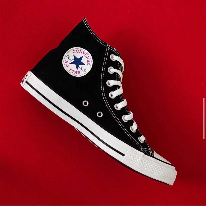Кеды Converse All Star мужские женские Черные с белым классика весна/лето/осень Размеры 36-44, Черно-белый
Кеды Converse All Star мужские женские Черные с белым классика весна/лето/осень Размеры 36-44, Черно-белый