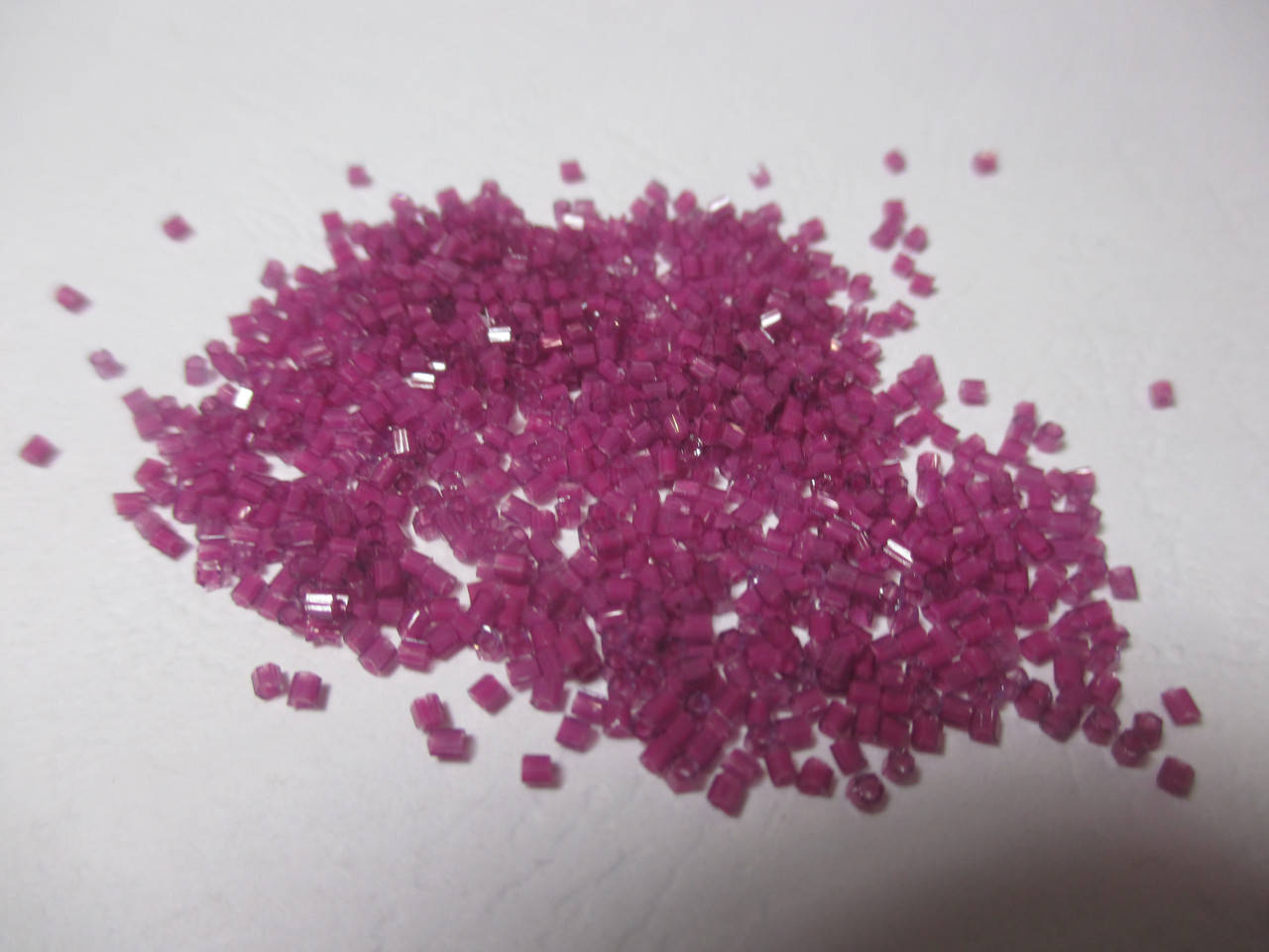 Бисер рубка японский ювелирный № 15 мелкий Матсуно MATSUNO BEADS Япония 5 гр бузковий темний
Бисер рубка японский ювелирный № 15 мелкий Матсуно MATSUNO BEADS Япония 5 гр бузковий темний