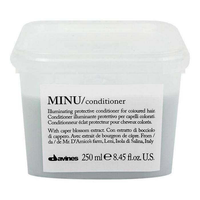 Кондиционер Davines Essential Haircare Minu Conditioner для сохранения цвета окрашенных волос 250 мл
Кондиционер Davines Essential Haircare Minu Conditioner для сохранения цвета окрашенных волос 250 мл