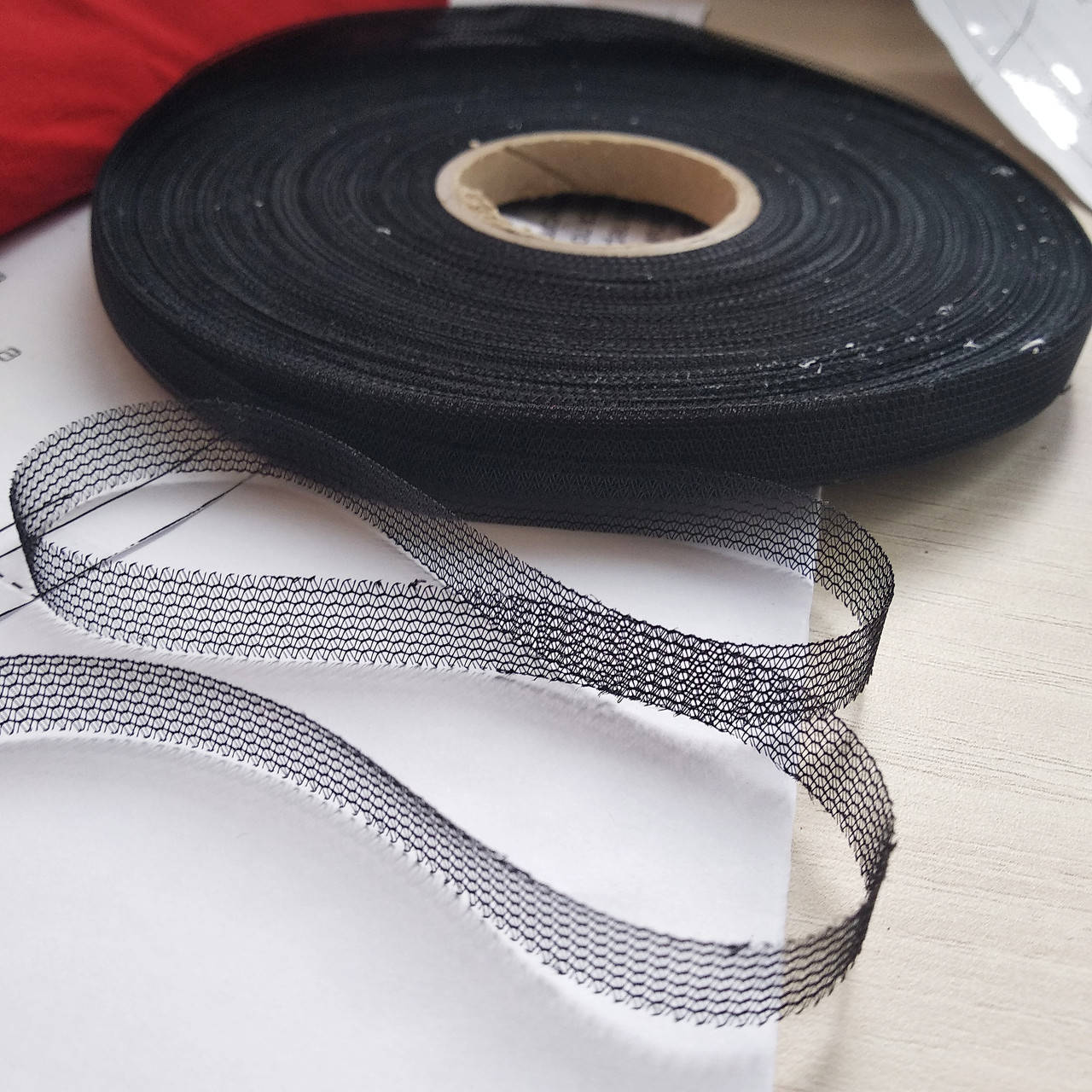 Тесьма в трикотаж.шов, 1,2см, черная, Черный