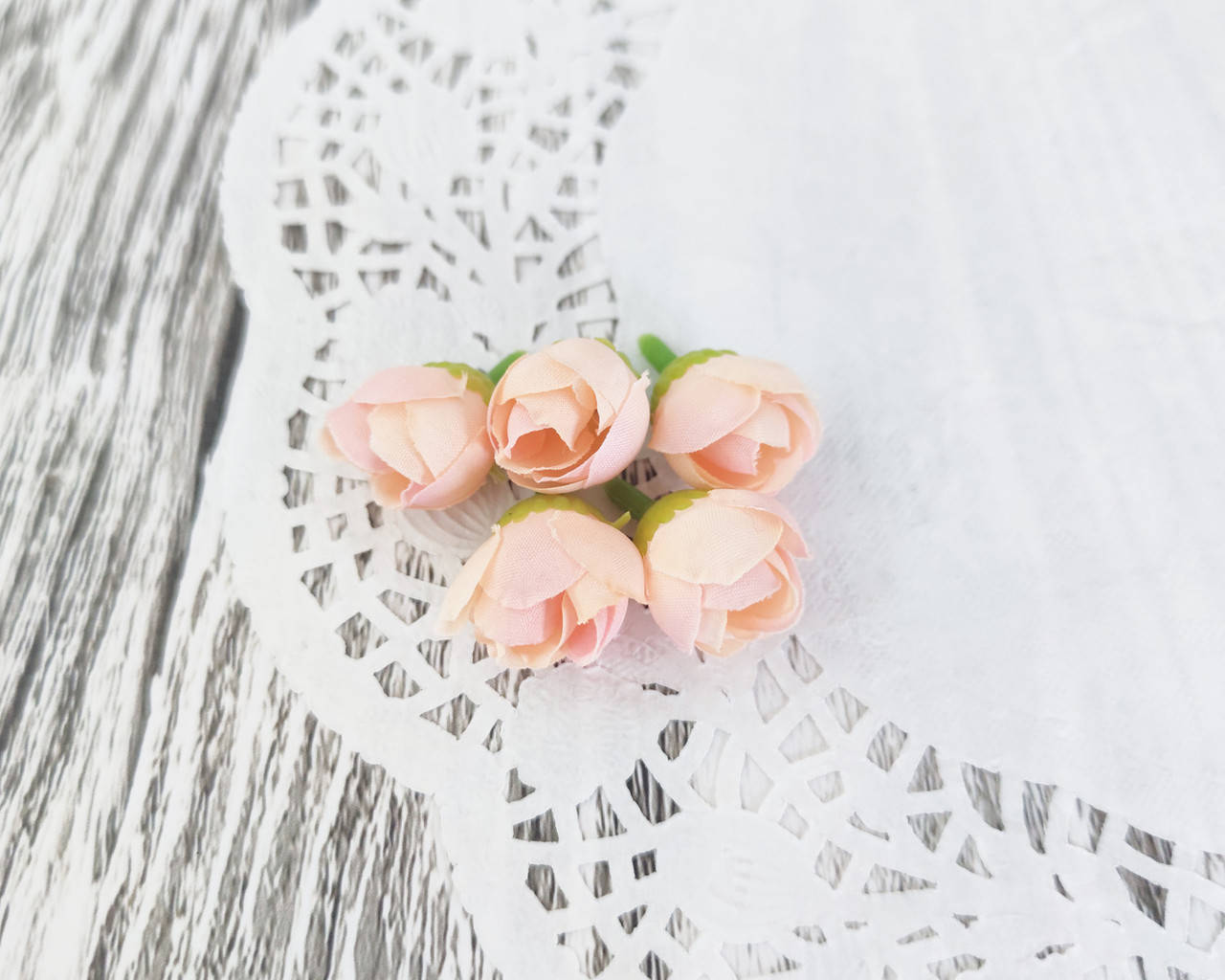 Головки пиона мини тканевые персиковые Ø 16 мм. 5 шт, Разные цвета
Головки пиона мини тканевые персиковые Ø 16 мм. 5 шт, Разные цвета