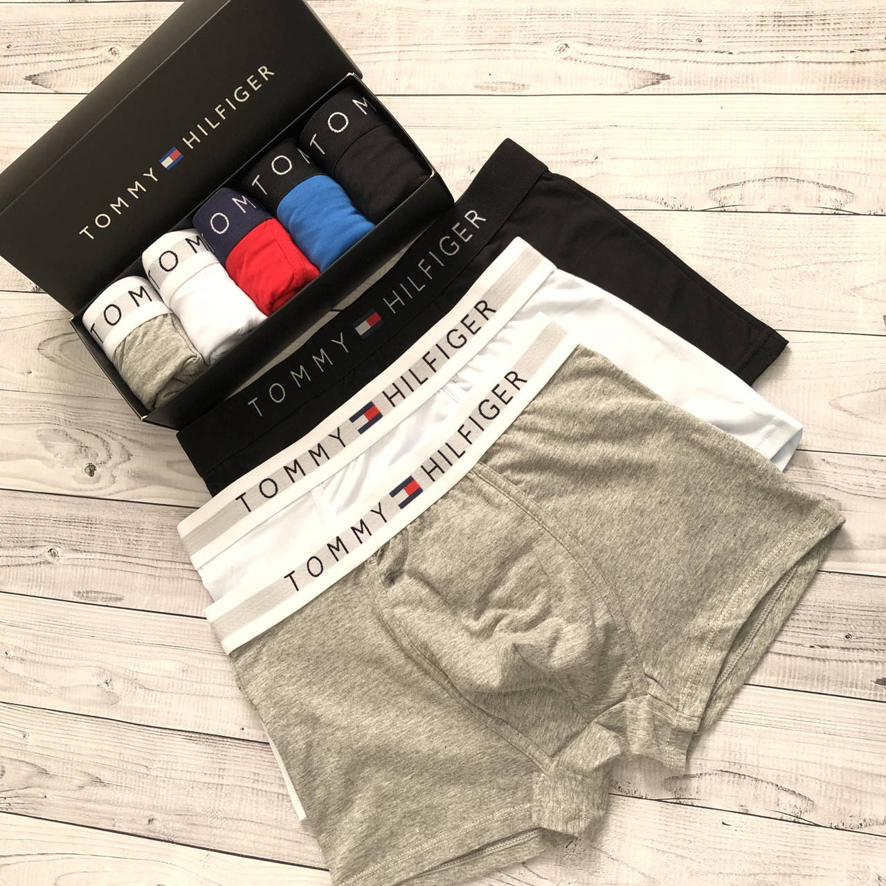 Мужские трусы боксёры Tommy hilfiger 5 штук в коробке мужские трусы лакоста носочки в подарок, Белый
Мужские трусы боксёры Tommy hilfiger 5 штук в коробке мужские трусы лакоста носочки в подарок, Белый