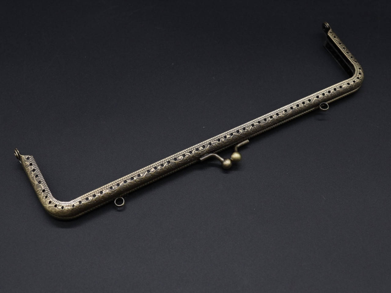 Фермуар. Цвет "антик". 20см 
Фермуар. Цвет "антик". 20см