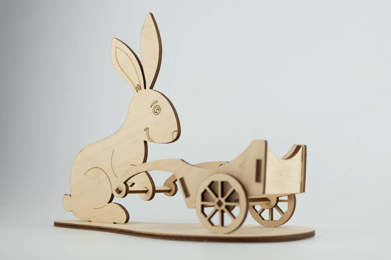 Подставка под пасхальное яйцо "Кролик с тележкой" 24*18*11 см. 
Подставка под пасхальное яйцо "Кролик с тележкой" 24*18*11 см.