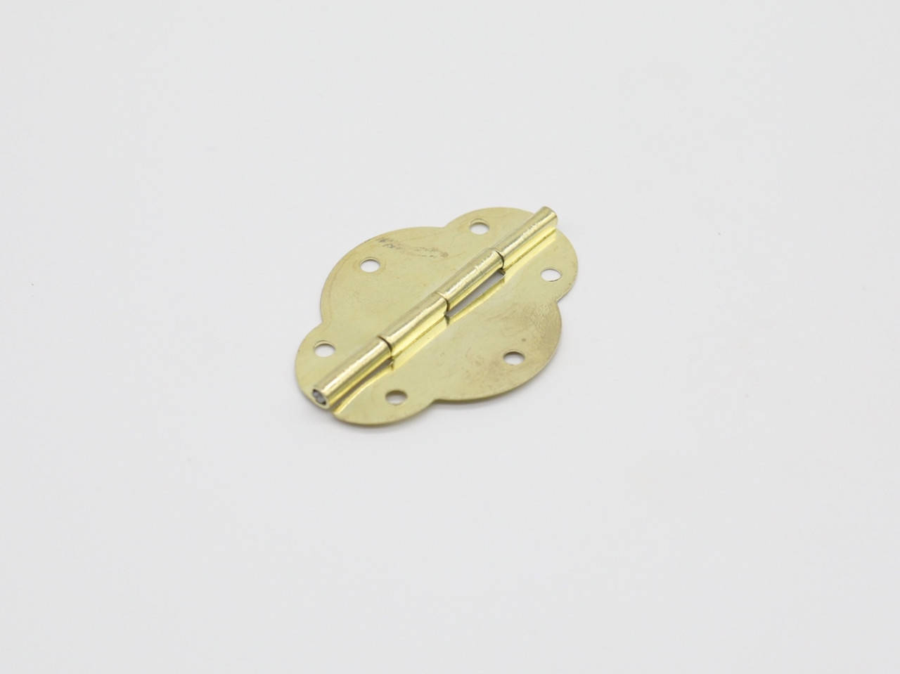 Петля фигурная декоративная. Цвет "золото". 46х35мм, Золотистый 
Петля фигурная декоративная. Цвет "золото". 46х35мм, Золотистый