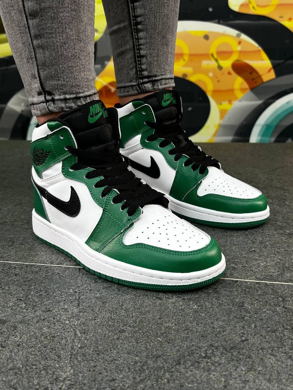 Женские кожаные кроссовки зеленые с белые Nike Air Jordan 1. Высокие демисезонные найк аир джордан, Зелёный
Женские кожаные кроссовки зеленые с белые Nike Air Jordan 1. Высокие демисезонные найк аир джордан, Зелёный