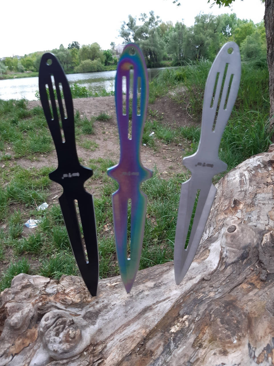 Набор отличных метательных ножей С-18
Набор отличных метательных ножей С-18