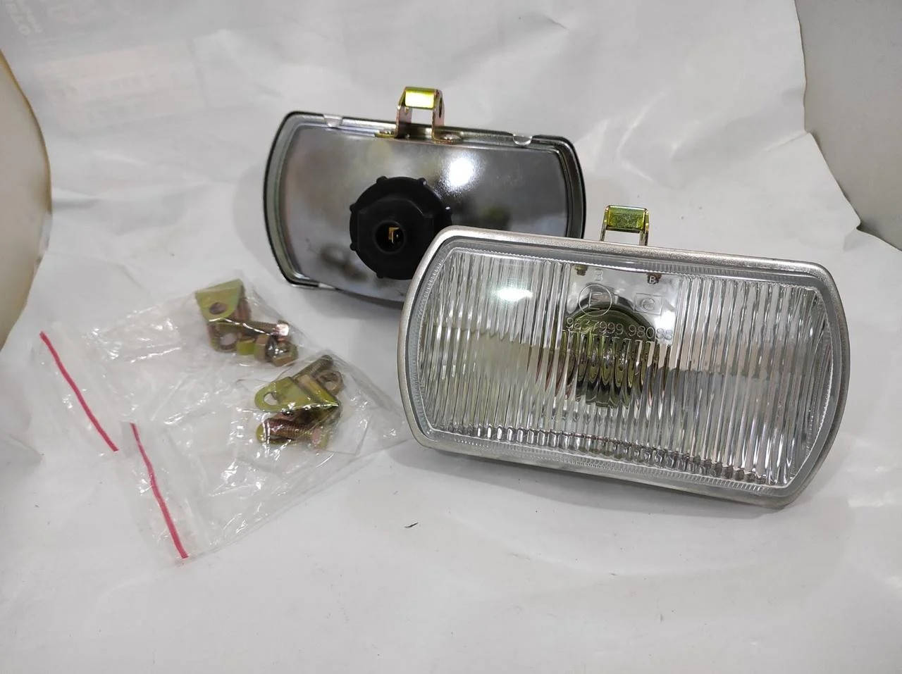 Дополнительные фары противотуманные DLAA 9837 W/ КАМАЗ , МАЗ , ГАЗ /H1-12V-55W/180*98mm пара
Дополнительные фары противотуманные DLAA 9837 W/ КАМАЗ , МАЗ , ГАЗ /H1-12V-55W/180*98mm пара