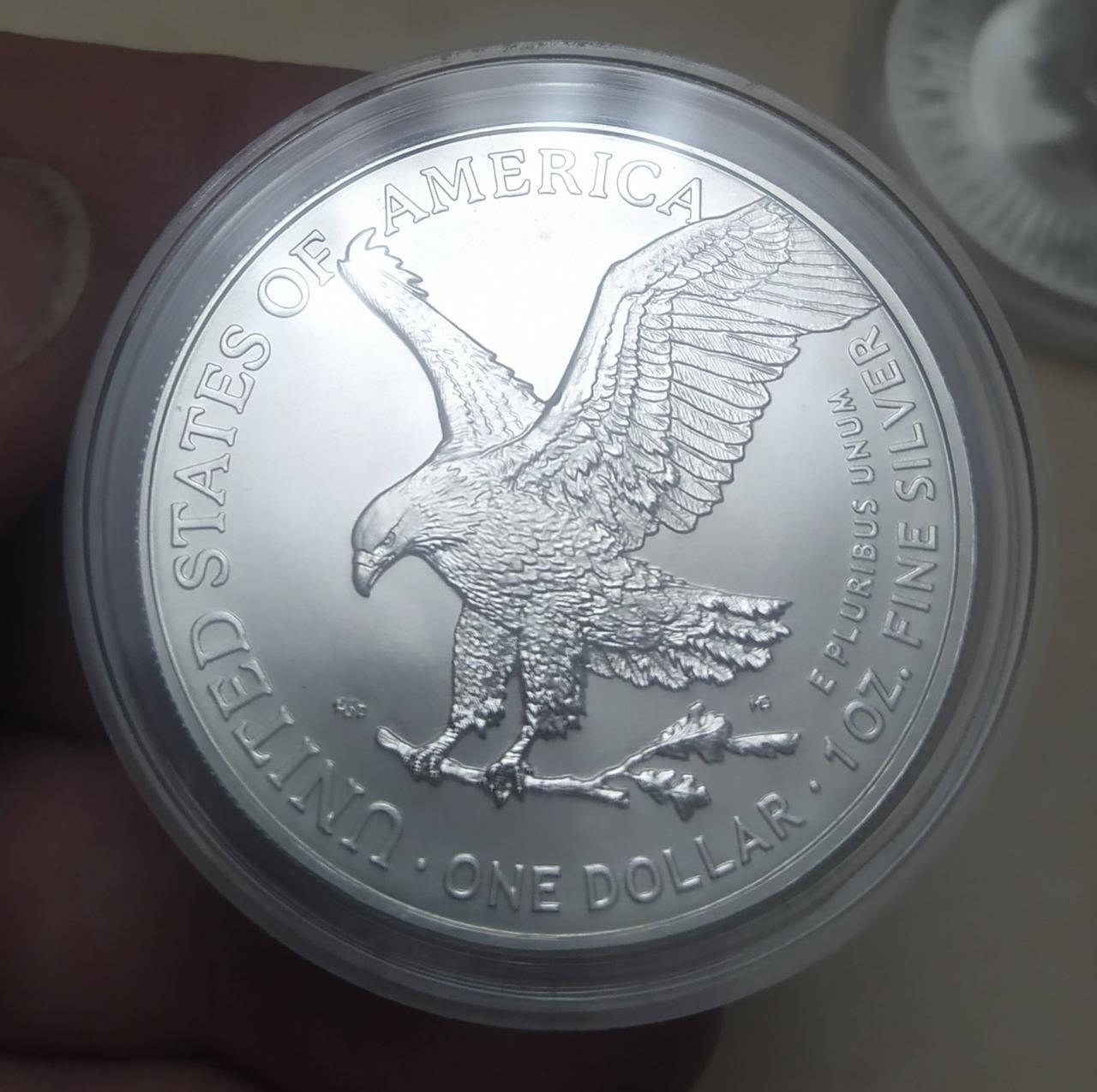 Инвестиционный доллар США Американский орел (тип 2), Liberty, серебро 1 унция 
Инвестиционный доллар США Американский орел (тип 2), Liberty, серебро 1 унция