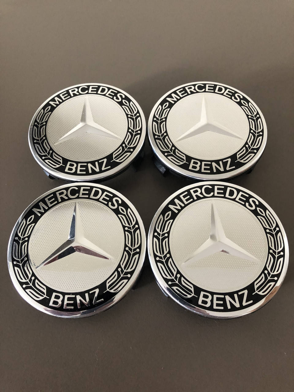 Колпачки заглушки в диски Mercedes-Benz / Мерседес серо-черние 75/70/15мм. A1714000025
Колпачки заглушки в диски Mercedes-Benz / Мерседес серо-черние 75/70/15мм. A1714000025