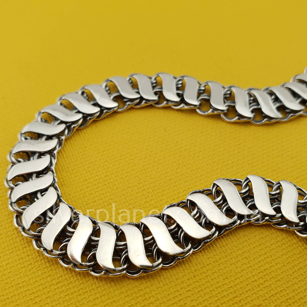 Двусторонний мужской серебряный браслет с накладками (ширина 8мм). Длина 20 см
Двусторонний мужской серебряный браслет с накладками (ширина 8мм). Длина 20 см