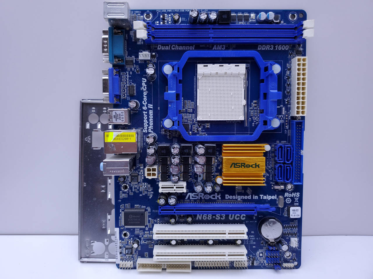 Материнская плата Asrock N68-S3 AM3 DDR3
Материнская плата Asrock N68-S3 AM3 DDR3