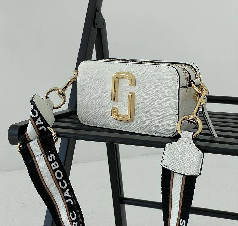 Белая Кожанная Женская сумочка Marc Jacobs Small Camera Bag White Gold Сумка Марк Якобс белая, Белый
Белая Кожанная Женская сумочка Marc Jacobs Small Camera Bag White Gold Сумка Марк Якобс белая, Белый