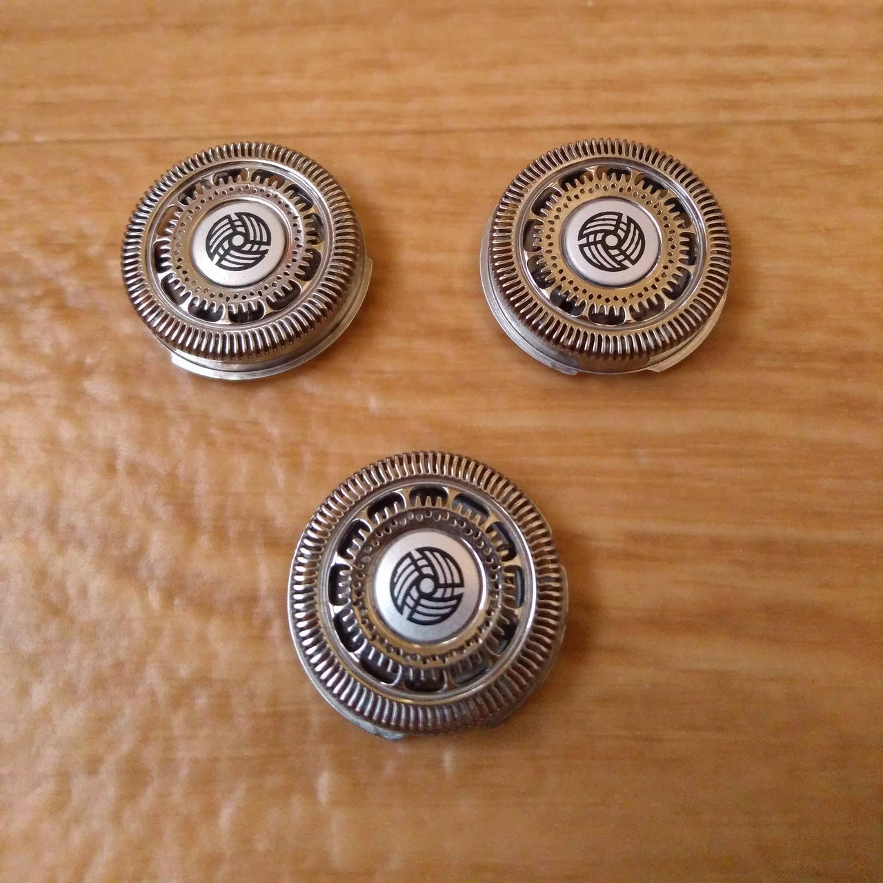 Бритвенные головки SH90/60 сетка с ножами для бритвы Philips серии S9000 (S9xxx) 8000 (S8xxx)
Бритвенные головки SH90/60 сетка с ножами для бритвы Philips серии S9000 (S9xxx) 8000 (S8xxx)