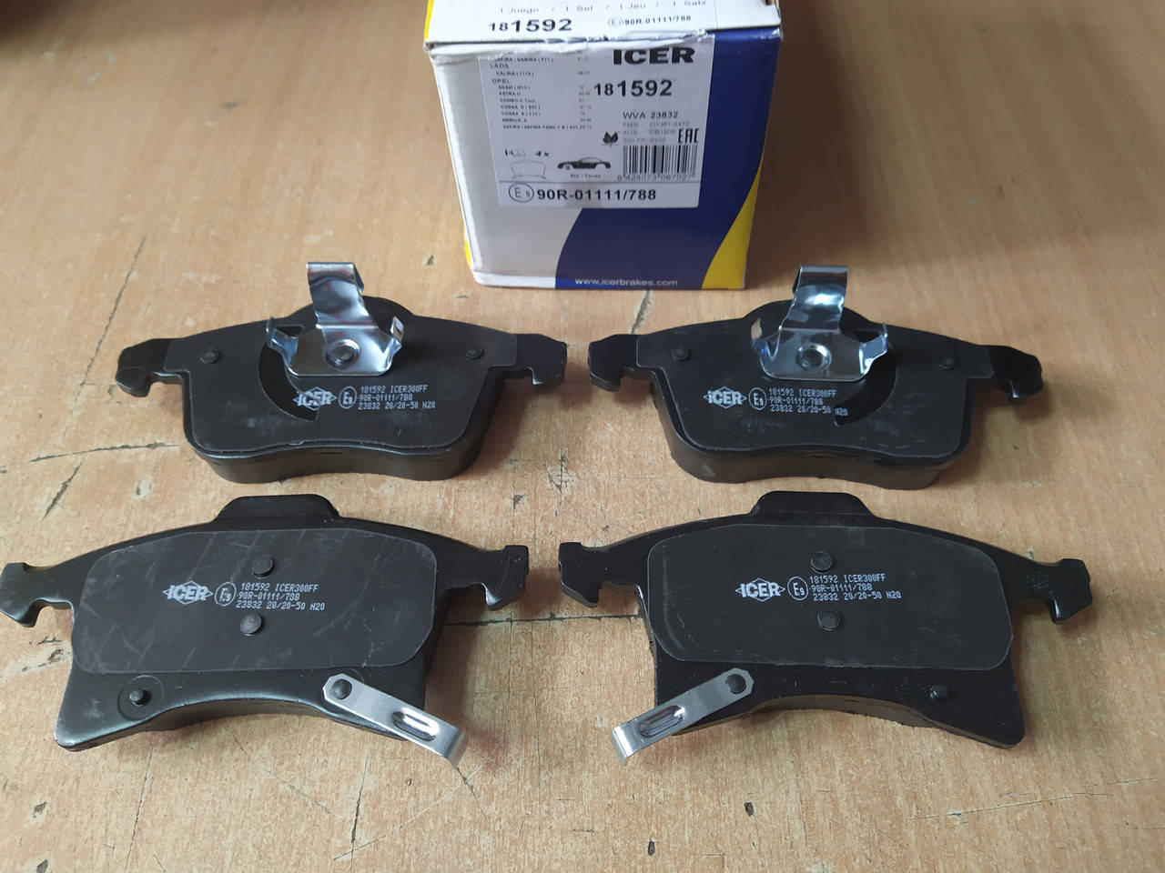 Тормозные колодки передние Opel Astra H 1.2-2.0; Astra Combo 2004->; 181592 "ICER" - производства Испании
Тормозные колодки передние Opel Astra H 1.2-2.0; Astra Combo 2004->; 181592 "ICER" - производства Испании