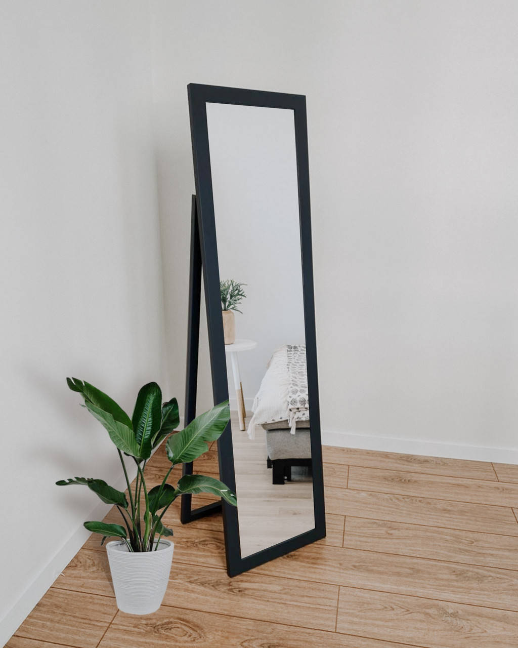 Зеркало напольное в деревянной раме HomeDeco серый ( графит) 150х40
Зеркало напольное в деревянной раме HomeDeco серый ( графит) 150х40